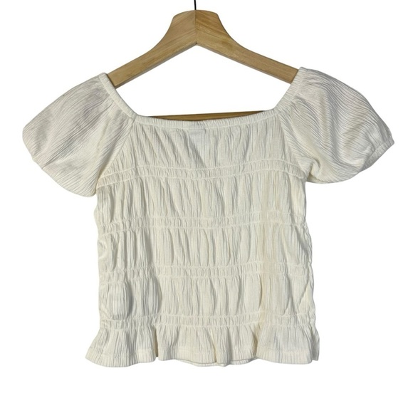 Old Navy Cream Puckered Jacquard Knit Smocked Short Sleeve Top S - Picture 3 of 3